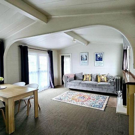 Cosy Lockwood In Town Villa Таупо Екстериор снимка