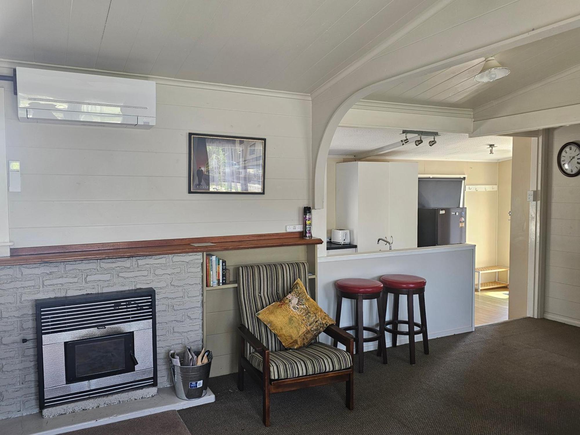 Cosy Lockwood In Town Villa Таупо Екстериор снимка